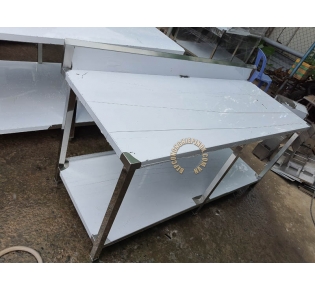 Bàn inox phẳng 2 tầng có gáy giá rẻ