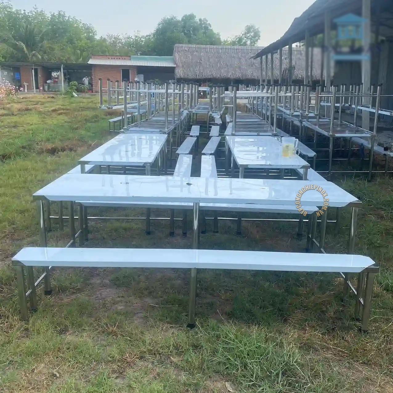 Bàn inox dính liền băng ghế giá rẻ chất lượng