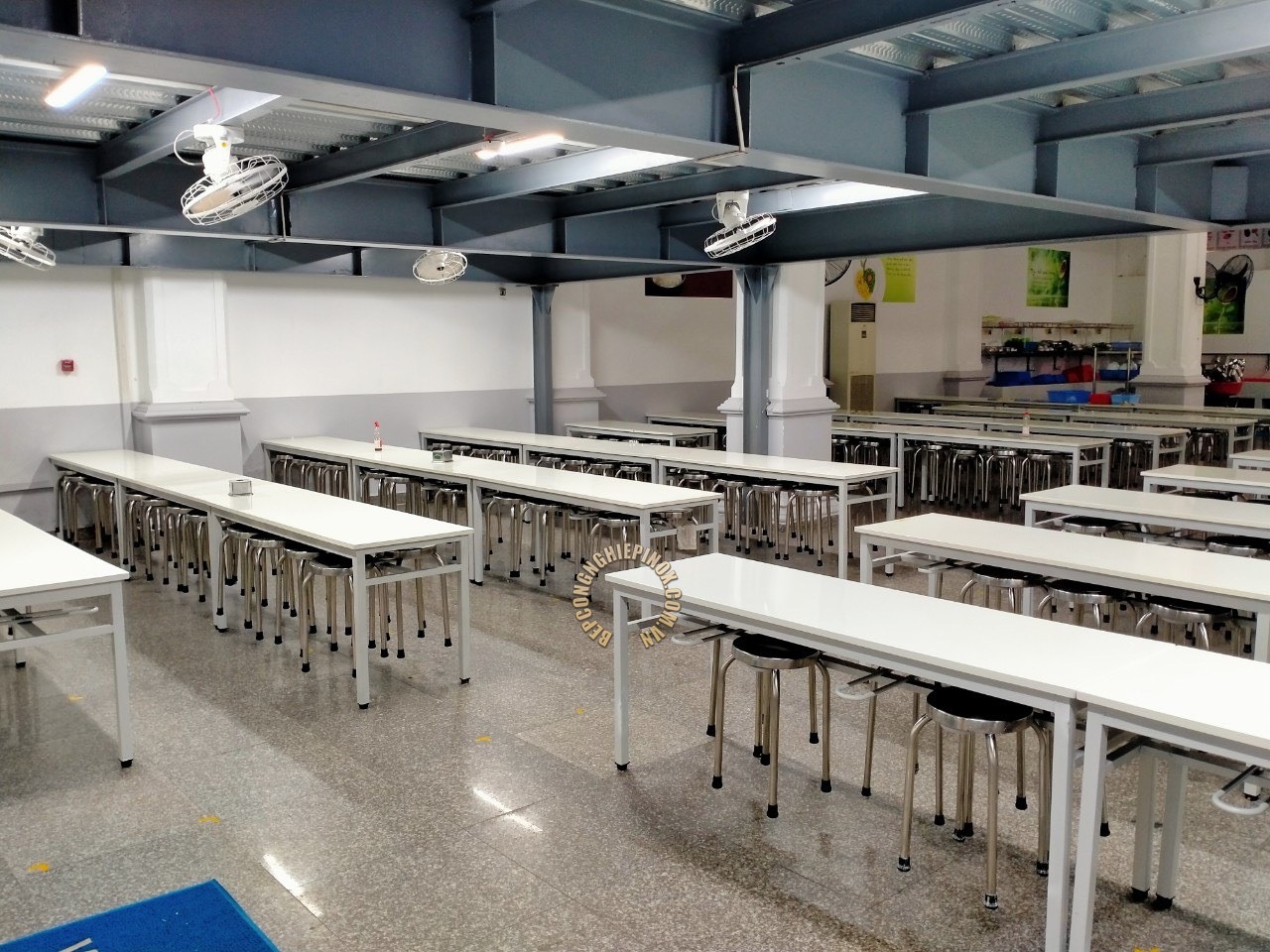 Bàn ăn công nghiệp inox giá rẻ cao cấp