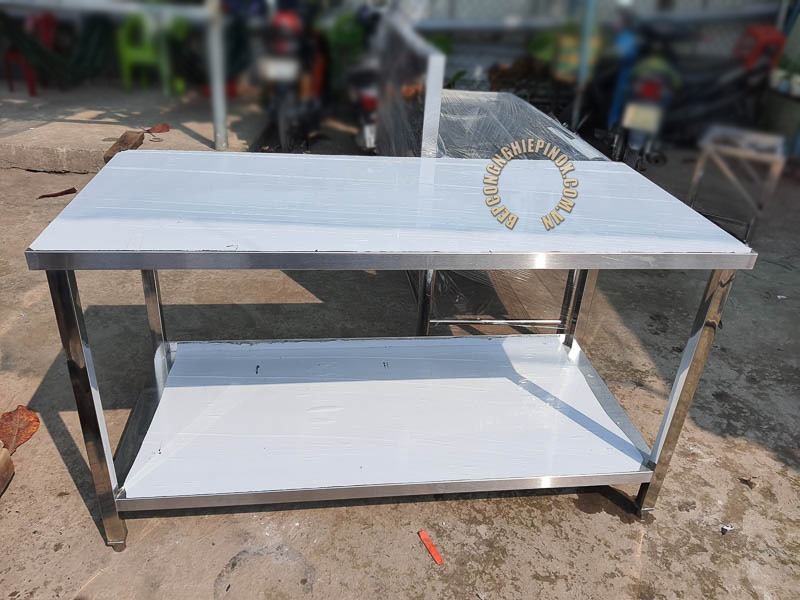 Bàn thao tác hai tầng phẳng giá rẻ tận xưởng