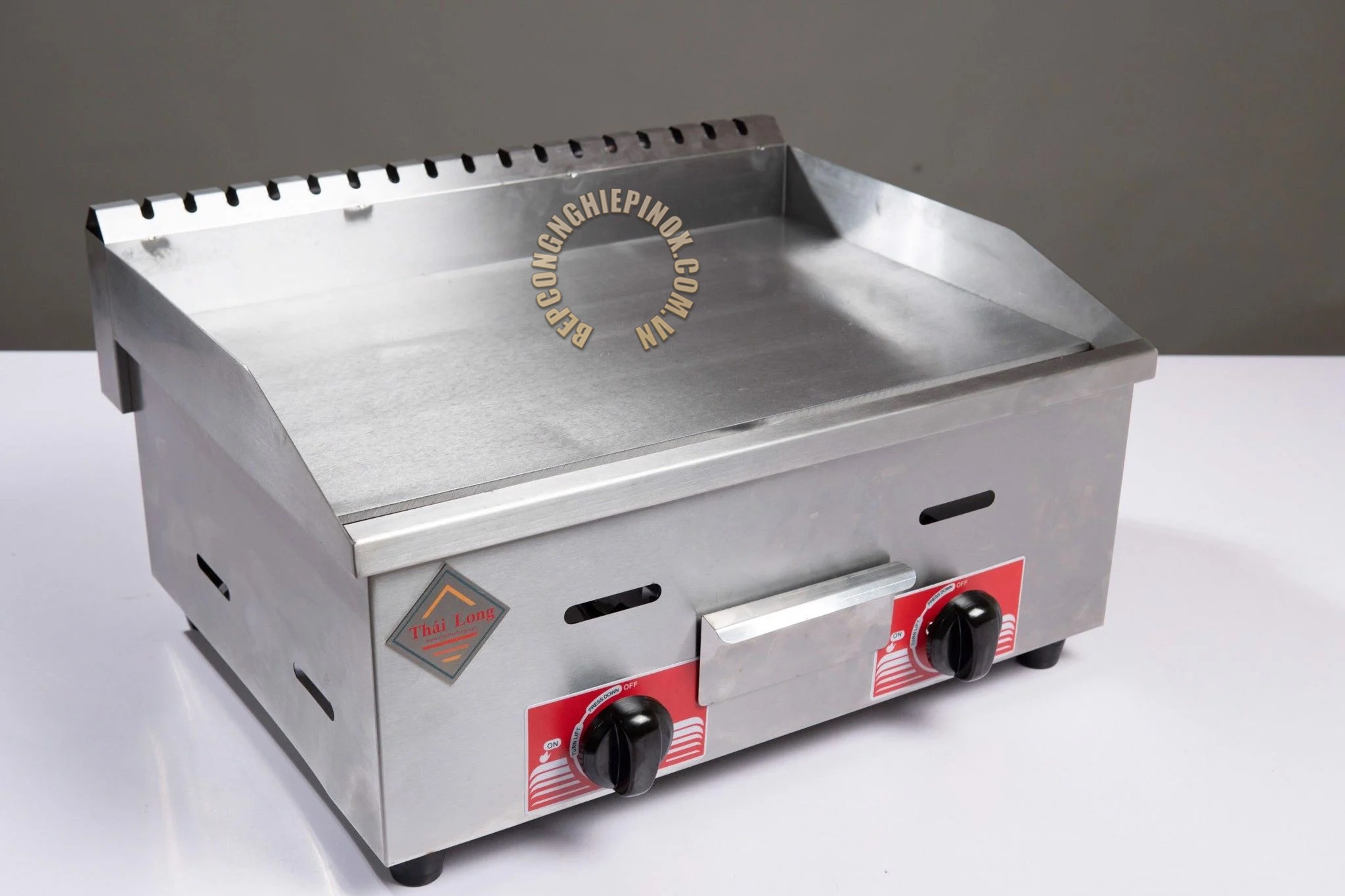 Giá bếp chiên nửa nhám nửa phẳng rẻ tận xưởng bepcongnghiepinox