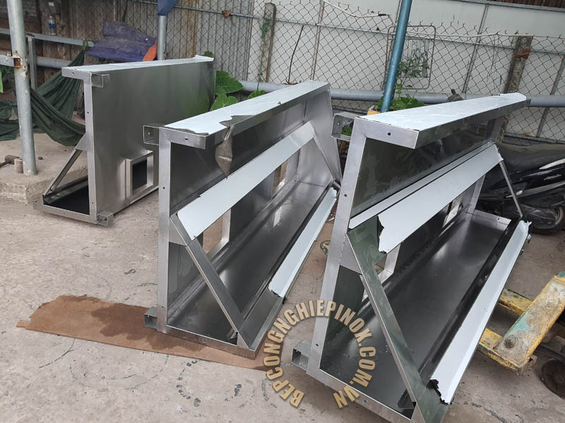 Thi công chụp hút khói inox giá rẻ tại bepcongnghiepinox AHT