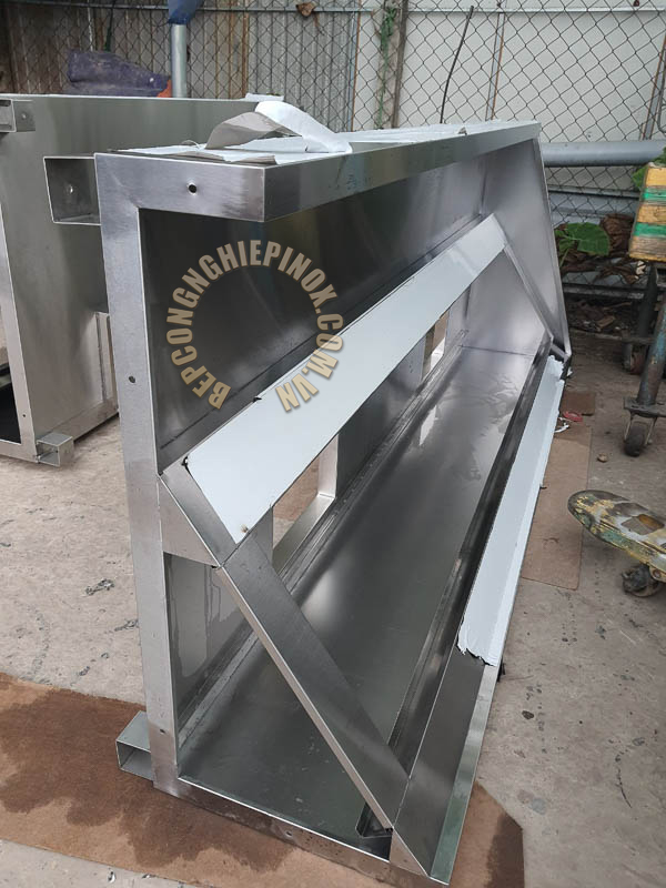 Giá chụp hút khói áp trần bepcongnghiepinox