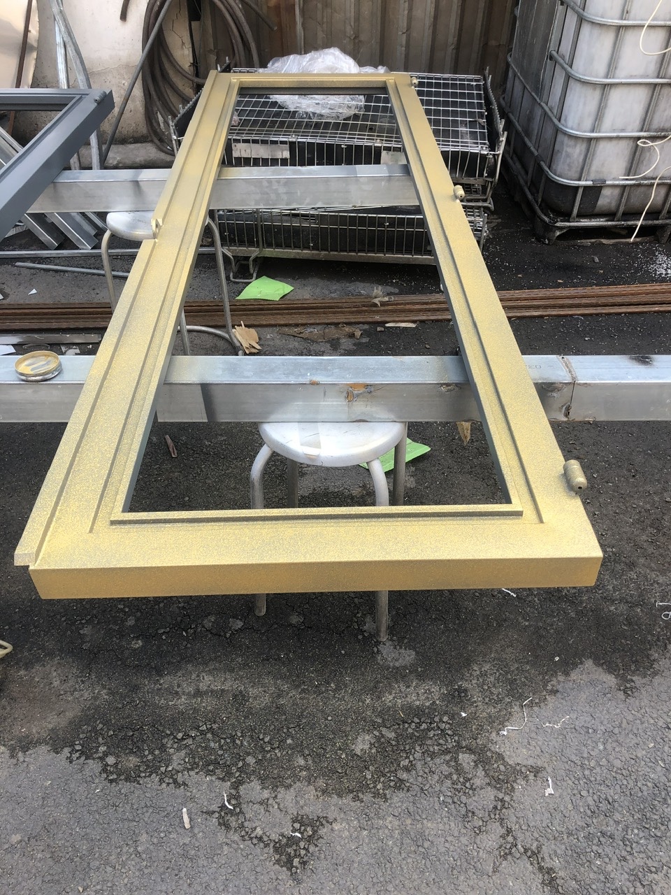 Quy trình gia công inox mạ vàng PVD tại xưởng TP.HCM