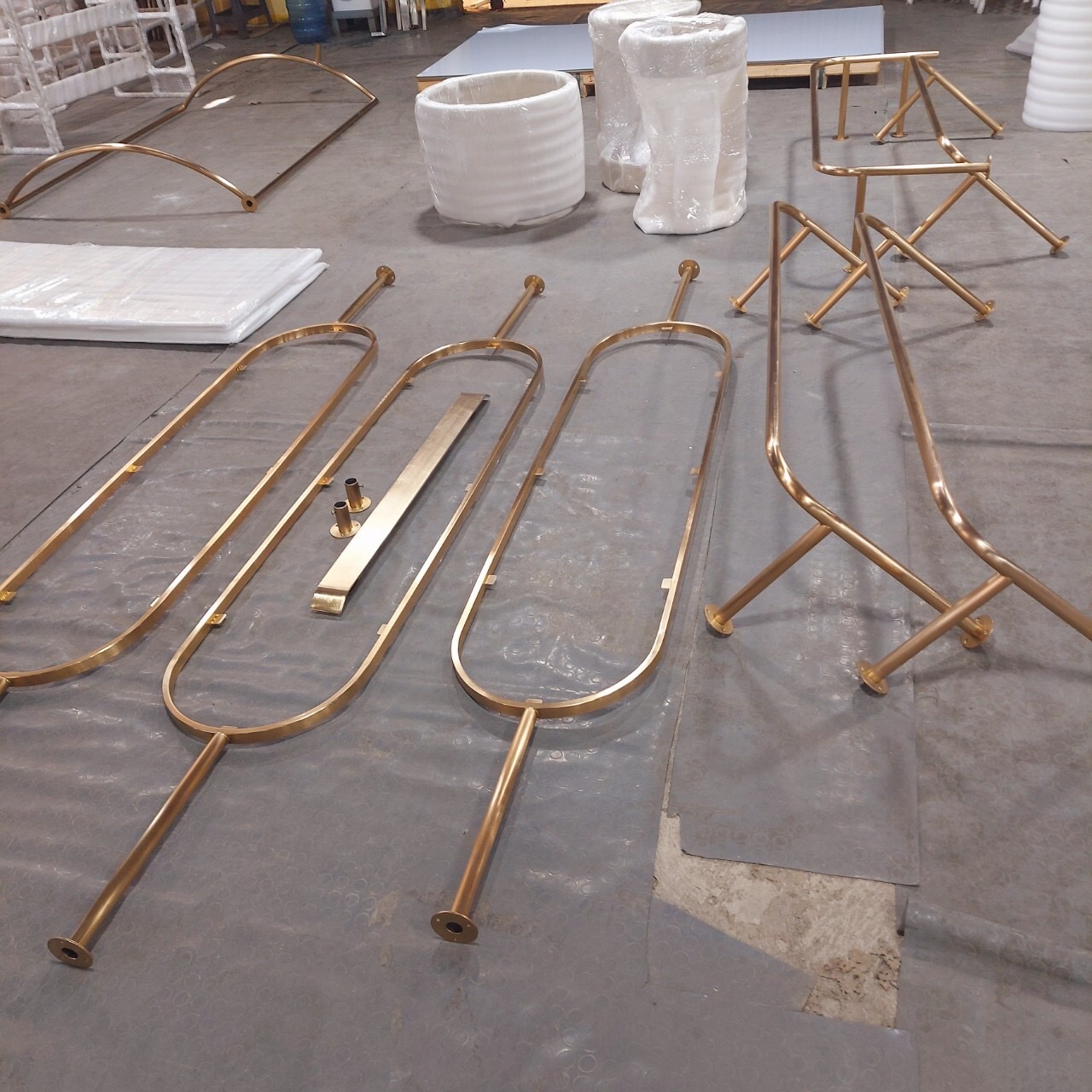 Quy trình gia công inox mạ vàng PVD tại xưởng TP.HCM