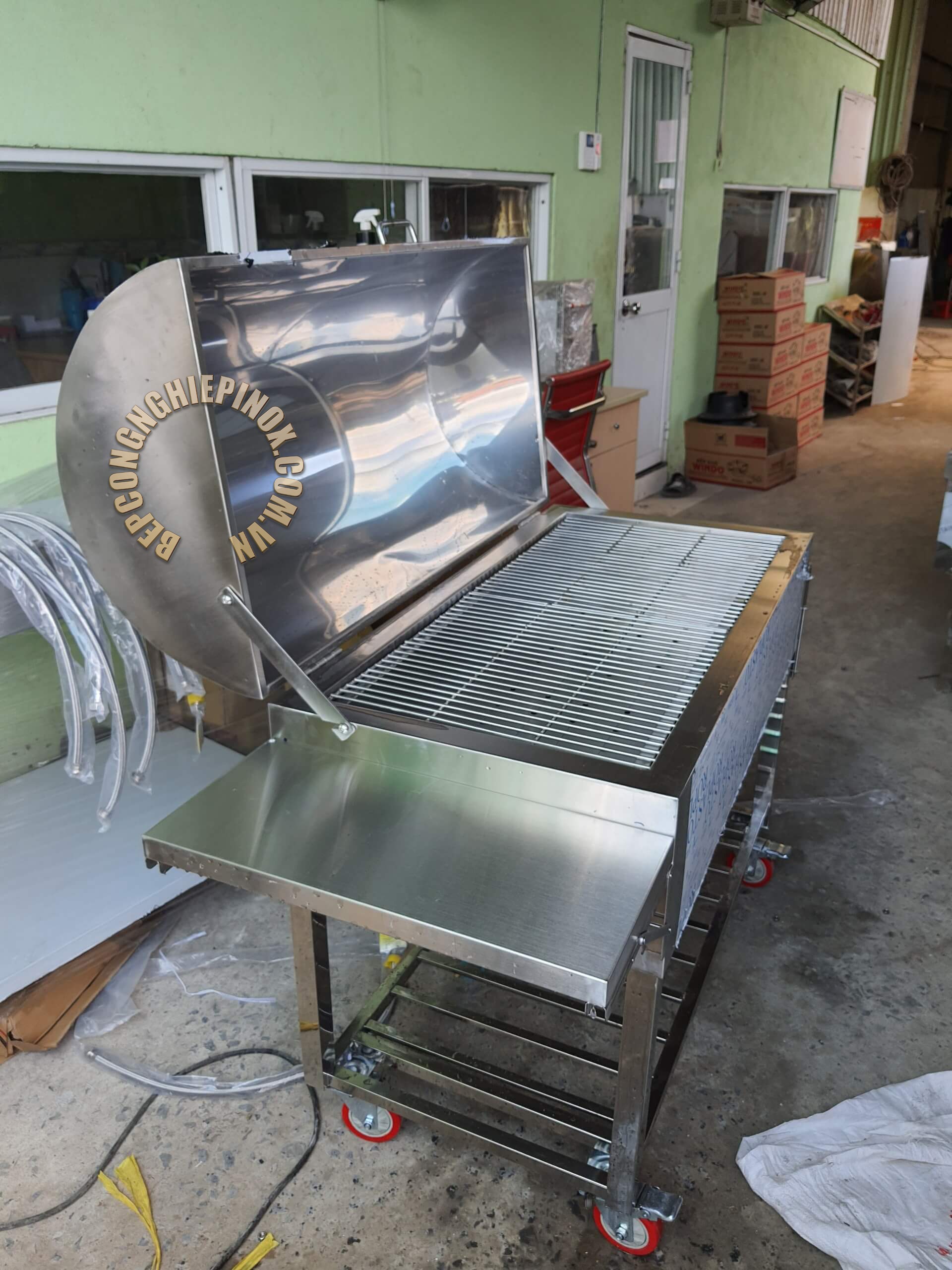 Lò nướng than inox có nắp đậy tại Bếp Công nghiệp Inox 
