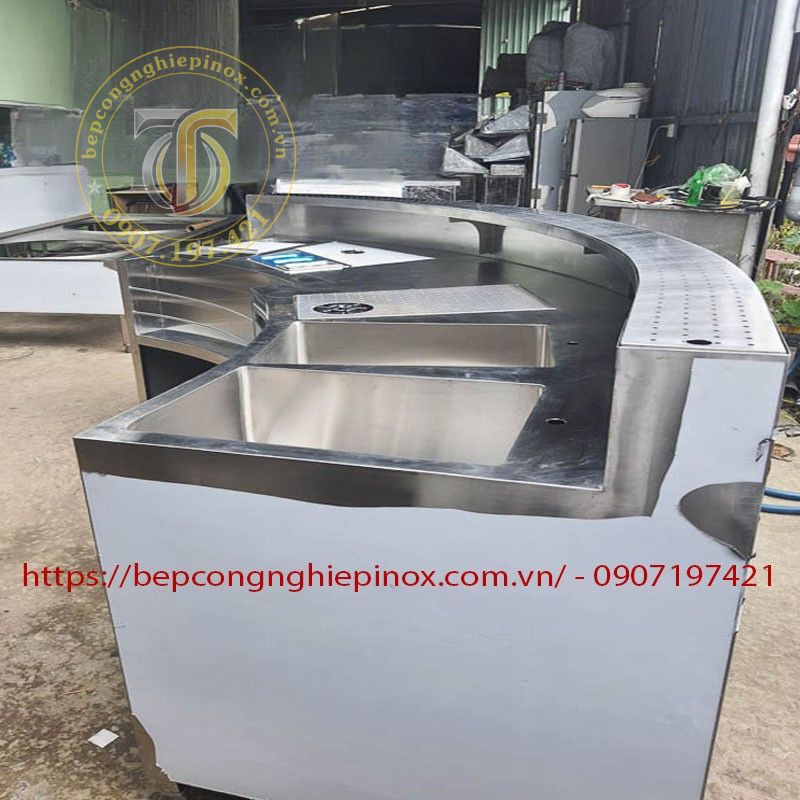 Thiết kế quầy pha chế theo yêu cầu khách hàng